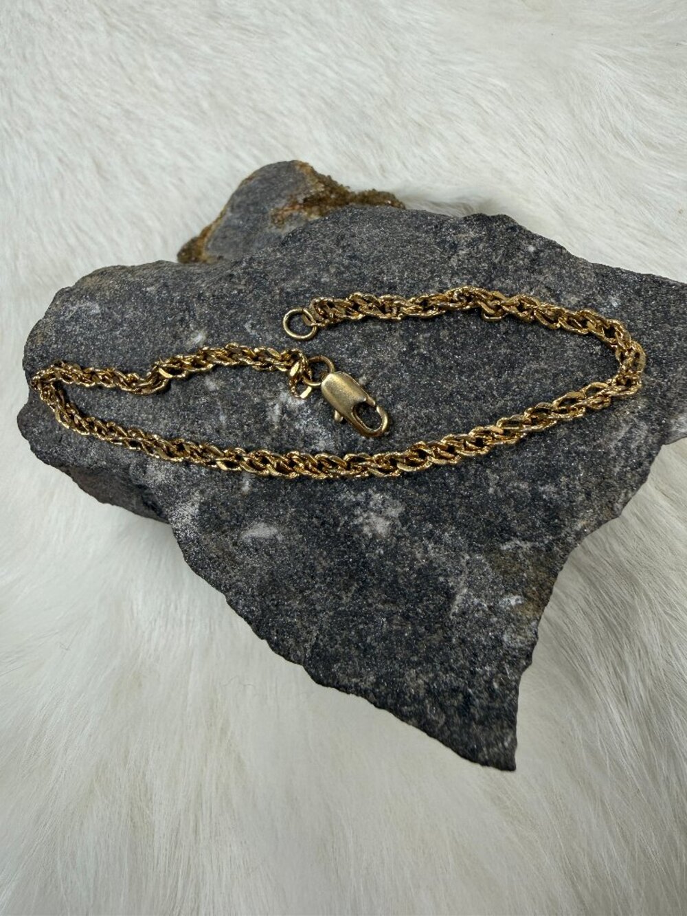 Gold Tone Rope Chain Bracelet 7.5"